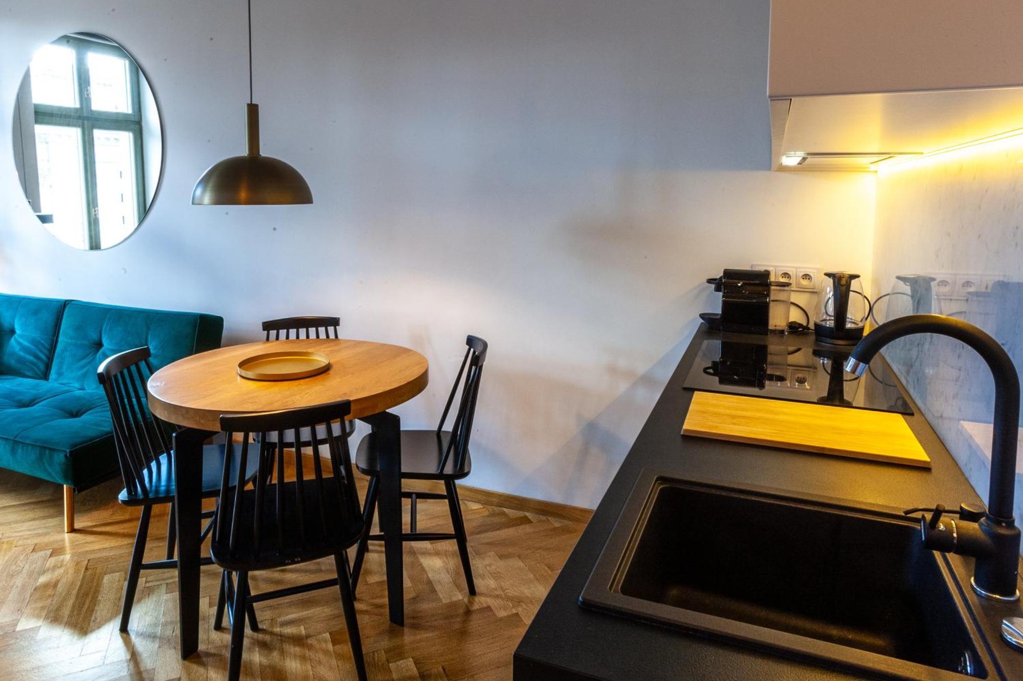 דירות קרקוב Charming Loft In The Old Town מראה חיצוני תמונה